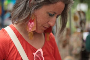 Des couleurs assorties à sa tenue